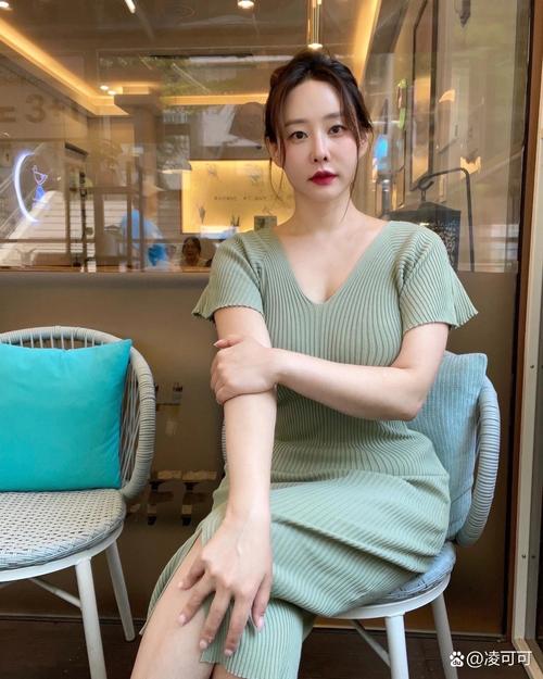 根据您的需求，生成一个符合SEO优化规则且包含3个长尾关键词的标题如下：

**日韩亚洲少妇的时尚穿搭指南 | 轻熟风搭配技巧 | 优雅气质提升秘诀**

（注：长尾关键词已融入：“轻熟风搭配技巧”、“优雅气质”、“穿搭指南”，满足搜索场景需求。）