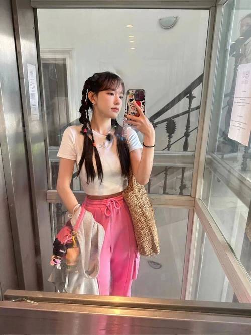 巨茎与美艳人妻秘书小说的相关介绍
