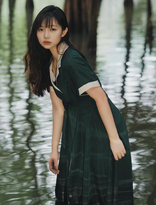 一边摸一边操免费的相关介绍