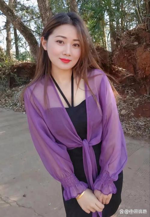 亚洲少妇日常穿搭与体态管理指南：长尾关键词1：亚洲少妇减龄穿搭技巧；长尾关键词2：产后体态恢复训练方法；长尾关键词3：少妇气质提升搭配心得