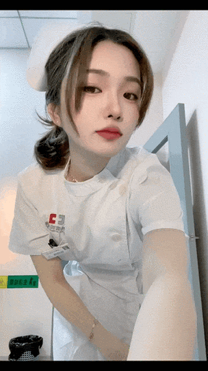 少妇av第一页的相关介绍