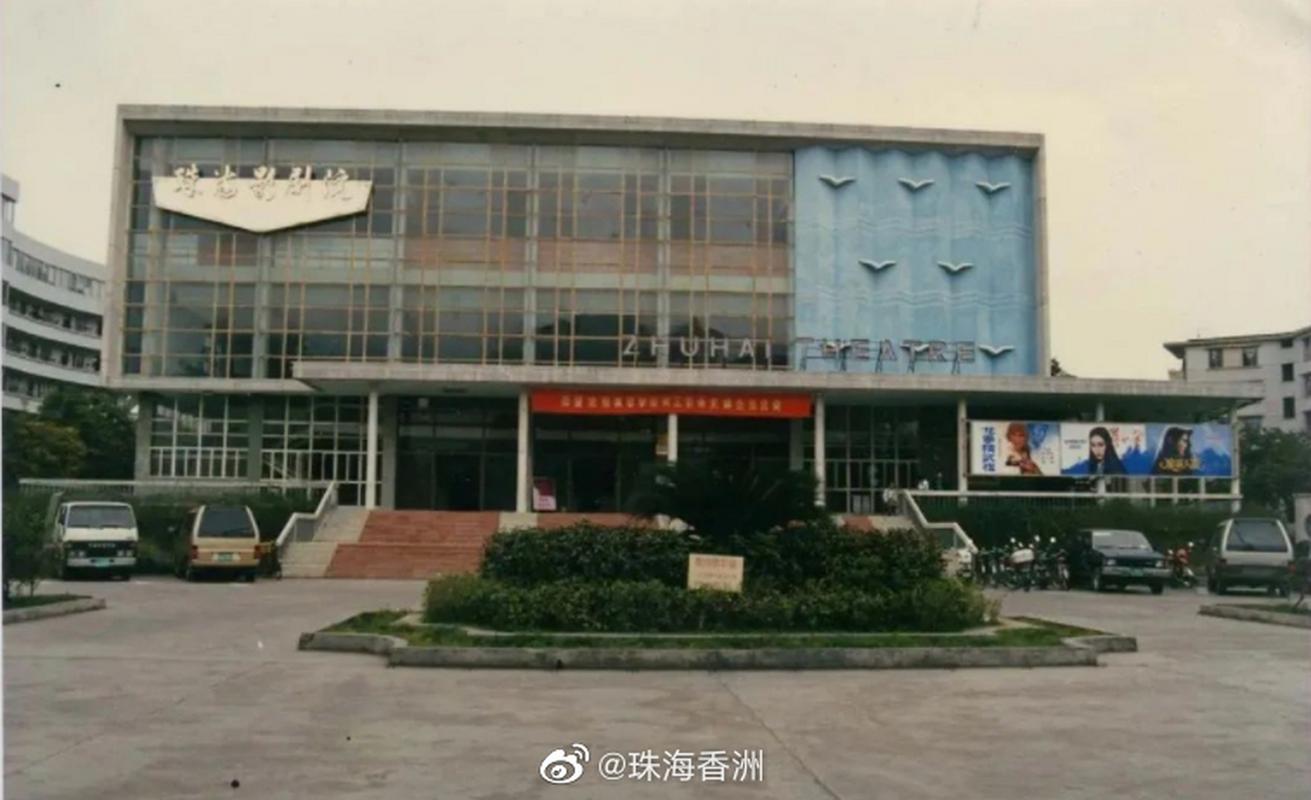 黑丝熟女在线观看的相关介绍
