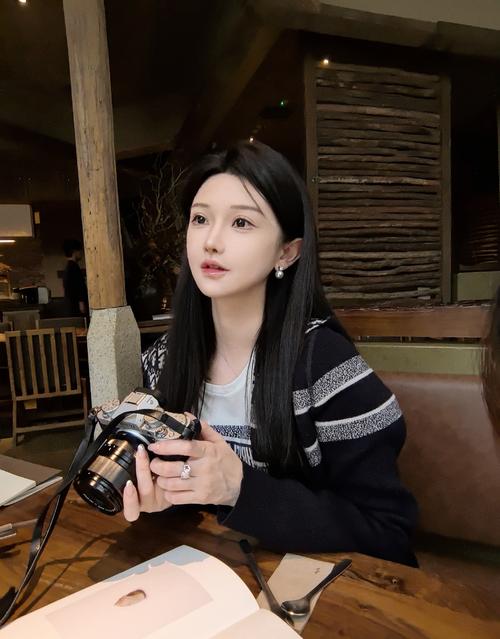 精华欧美一区二区久久久的相关介绍