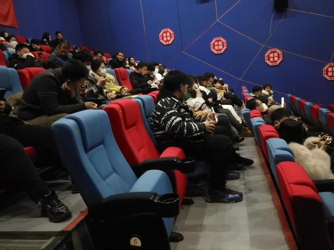 少妇 av 双飞的相关介绍
