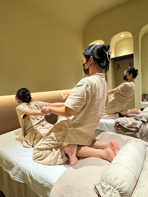 黑丝高跟少妇av的相关介绍