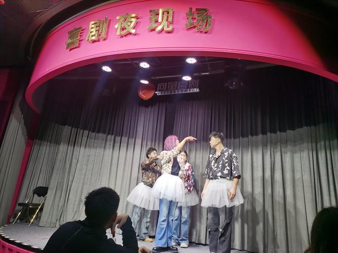 美女黄色大片女人录像的相关介绍