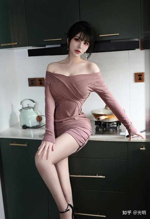 亚洲av男人的天堂久久久的相关介绍