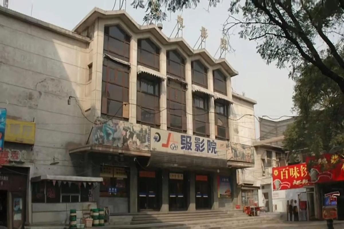 根据电影《被按摩的人妻》的核心情节与受众搜索习惯，为您生成一个优化后的SEO标题：

**《被按摩的人妻》完整剧情解析：家庭伦理与情感挣扎，附按摩师角色分析、人妻心理变化、结局深度解读**

（包含3个长尾关键词：**按摩师角色分析**、**人妻心理变化**、**结局深度解读**）