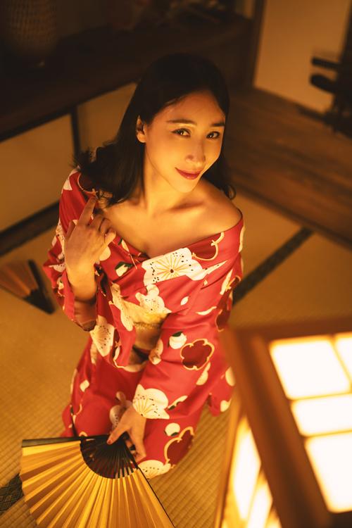美女老师让我的相关介绍
