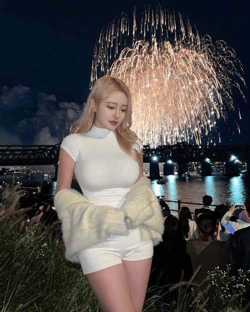 精品熟妇av的相关介绍